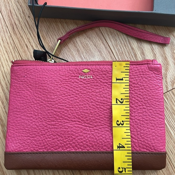 NIB! Fossil pomegranate Pink and Brown Leather wristlet. - Picture 8 of 10
